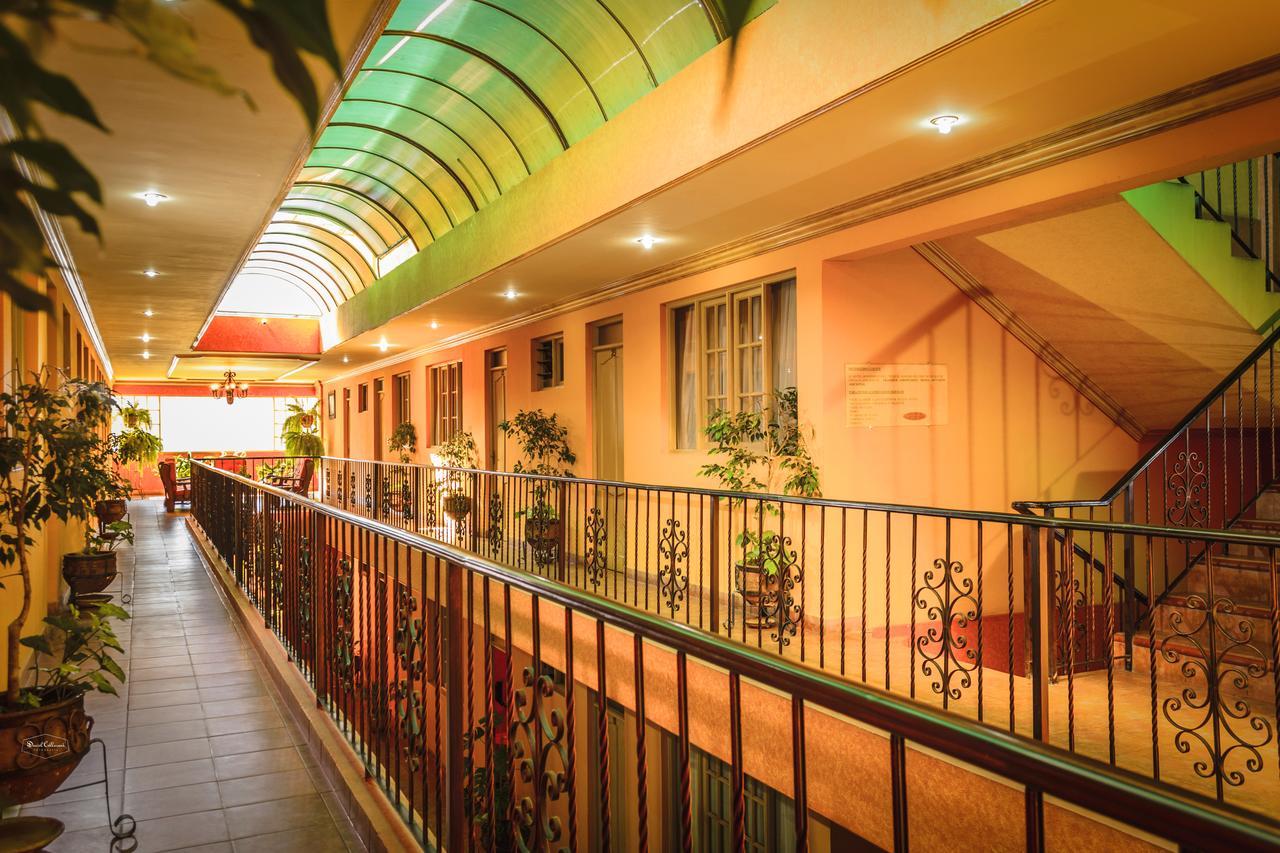 Hotel Monserrat โกชาบัมบา ภายนอก รูปภาพ