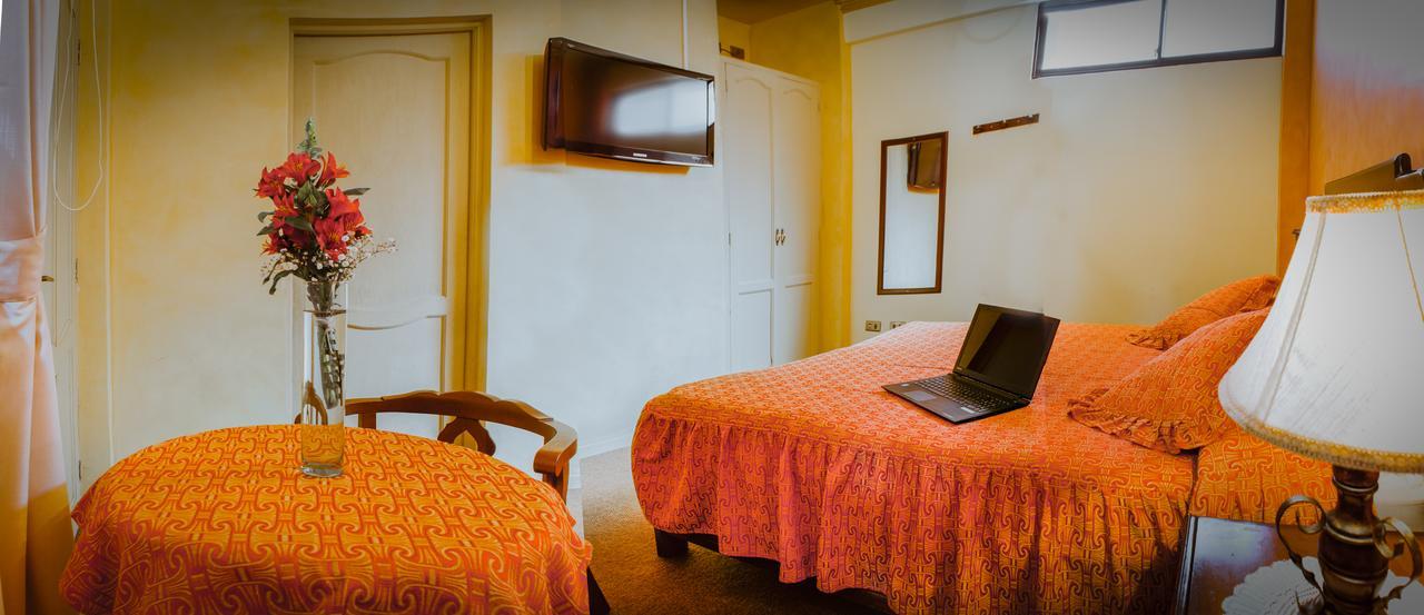 Hotel Monserrat โกชาบัมบา ภายนอก รูปภาพ