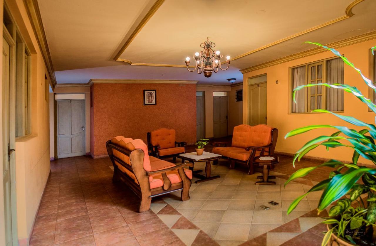 Hotel Monserrat โกชาบัมบา ภายนอก รูปภาพ